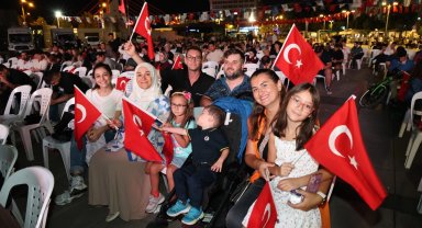 Kocaelililer, mili coşkuyu dev ekranda yaşadı