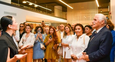 "Koleksiyonun Katmanları" sergisi galeri Beylikdüzü'nde sanatseverlerle buluştu