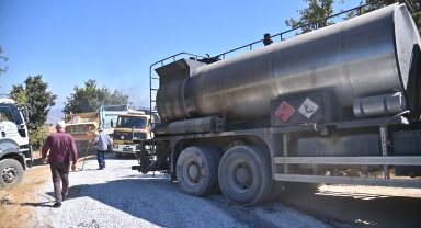 Manisa'da 40 yıl sonra gelen asfalt sevinci