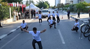 Manisa'da 'hareketlilik' sürüyor