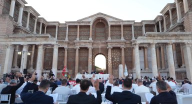 Manisa'da imar tartışması... Muradiye'de 21 kat 5 kata indirildi