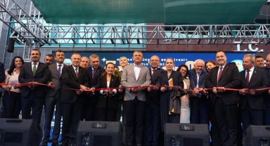 Manisa'da toplu açılış coşkusu