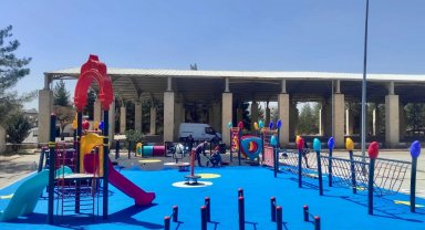 Mardin Midyat'ta yerel yönetimden mahallelere modern parklar