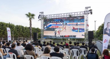 Mersin'de Büyükşehir'le milli maç coşkusu