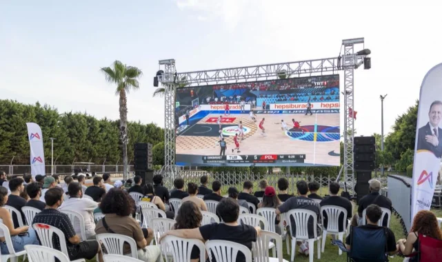 Mersin'de Büyükşehir'le milli maç coşkusu