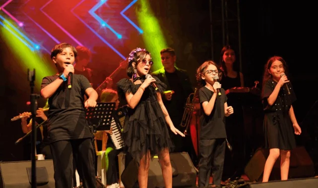 MOD10 gençlik orkestrası'ndan Ayvalık'ta kurtuluş coşkusu