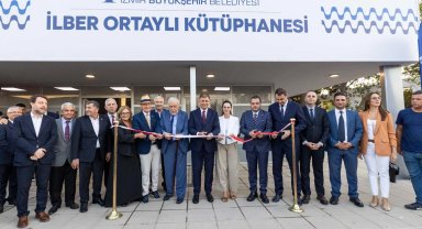 Prof. Dr. İlber Ortaylı İzmir'de kendi adını taşıyan kütüphaneyi açtı