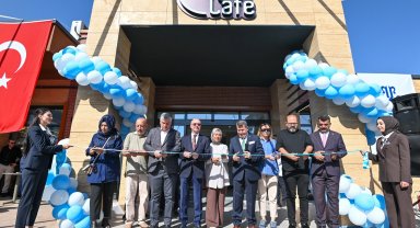 Selçuklu'da doğa ve mimarinin buluştuğu 'Kanyon Cafe' açıldı