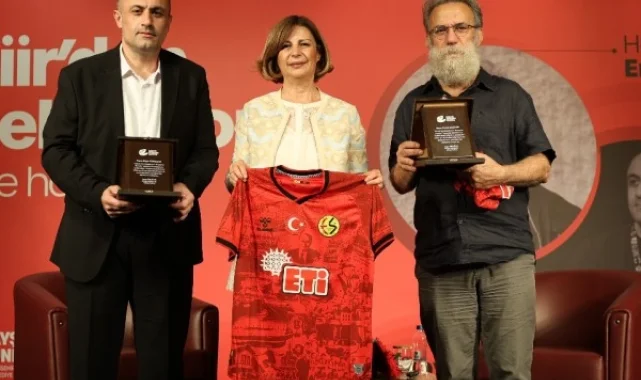 Şiir ve futbol Eskişehir'de buluştu!