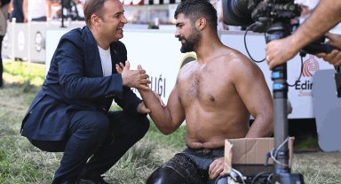 Tarihi Elmalı Güreşlerinde Balıkesir rüzgârı