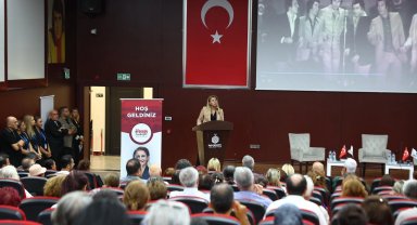 Usta oyuncu Tarık Akan Bakırköy'de anıldı