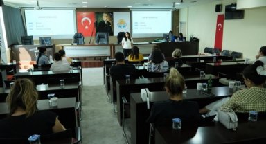 Adana Büyükşehir'den velilere eğitim