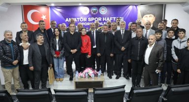 Ağrı'da sporda 'Yılın Enleri' ödüllendirildi