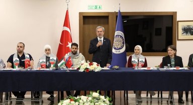 Ankara Üniversitesi'nde akademik kadro Filistinli öğrencilerle buluştu
