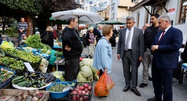 Artvin Valisi Ergün'den halk pazarına ziyaret