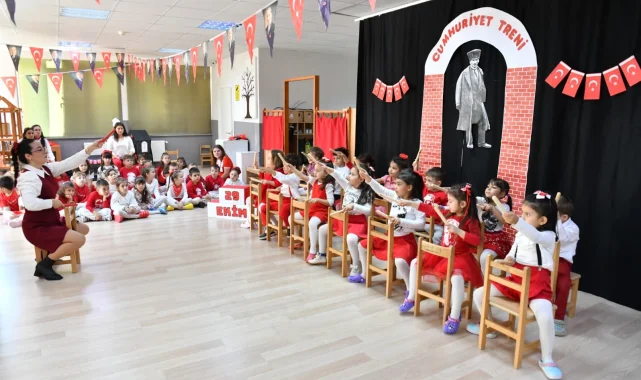 Atam Kreşlerde Cumhuriyet coşkusu