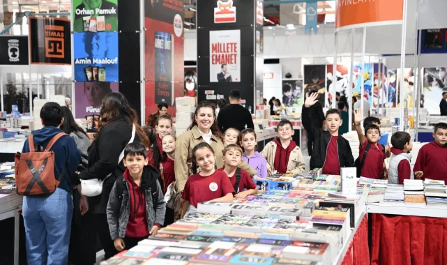 Balıkesirli öğrencilerden kitap fuarına tam not
