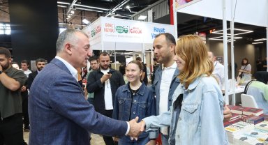 Başkan Büyükakın'dan Kitap Fuarı'na destek