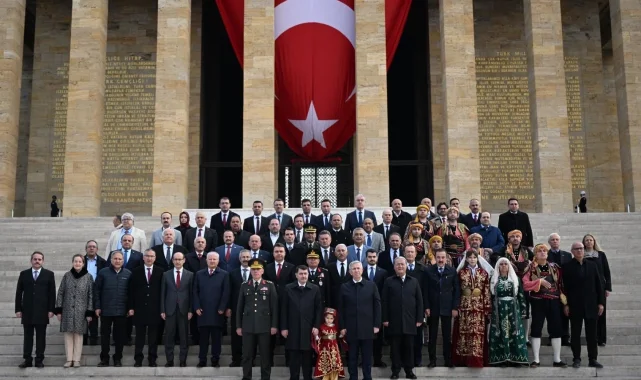 Başkent'ten Ata'ya saygı duruşu