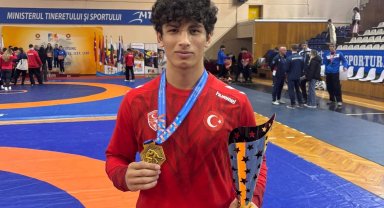 Bursa Büyükşehirli güreşçi Balkan Şampiyonu oldu