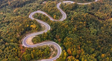 Bursa İnegöl'ün meşhur yolunda renk cümbüşü