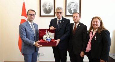 Bursa Kanserle Savaş Derneği'nden Bakan Memişoğlu'na ziyaret