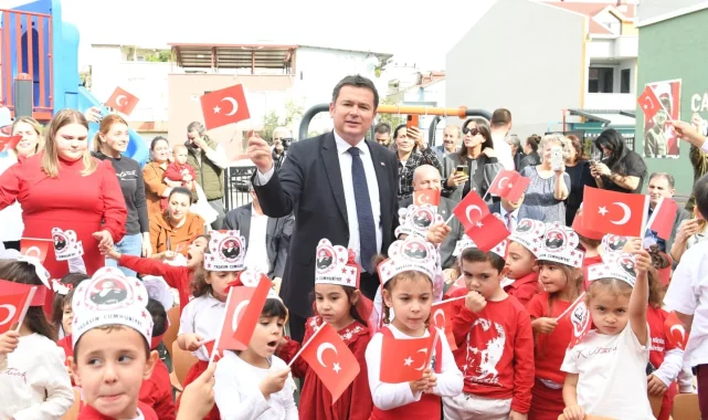 Bursa Osmangazi Belediyesi'nin kreşlerinde Cumhuriyet coşkusu