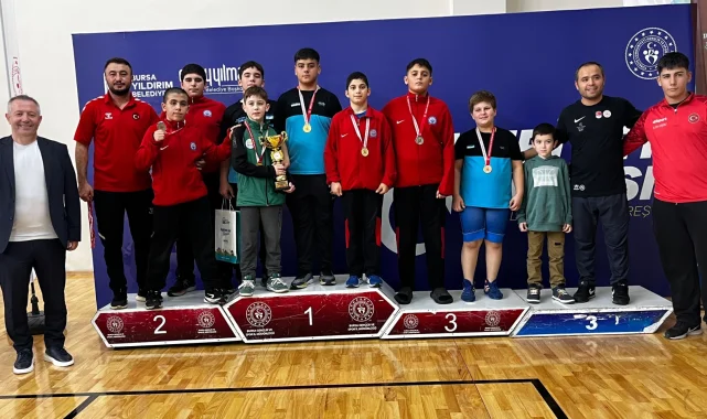 Bursa Yıldırım'da Cumhuriyet coşkusu sporla taçlandı