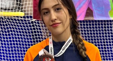 Bursa'da Osmangazili taekwondocudan bronz madalya