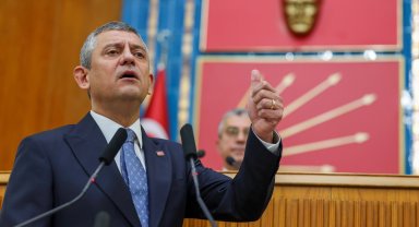 CHP lideri Özel'den komisyon eleştirisi