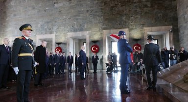 Cumhurbaşkanı Erdoğan, Anıtkabir'de