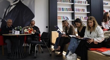 Denizli'de Cumhuriyet coşkusu 'Sessiz Okuma' ile taçlandı