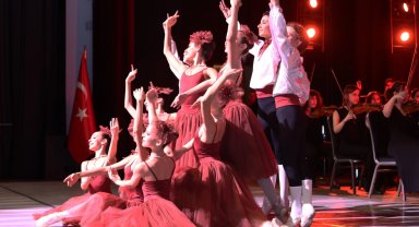 Dokuz Eylül'den 102. yıla yakışan şölen