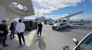 Düzce'de korkutan kaza... Araç yan yattı!