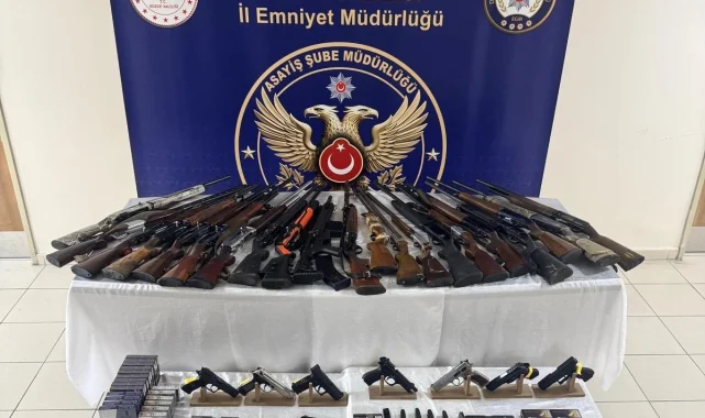 Düzce'de silah teşhirine 20 gözaltı!