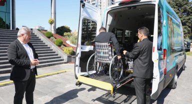 Engelsiz belediyeden 'Engelsiz Melikgazi' minibüsü