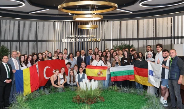 Erasmus öğrencileriyle Gebze'de buluştu