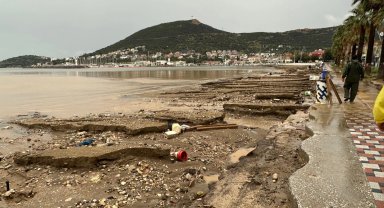 Foça'da sel felaketi sonrası yaraların sarılması için seferberlik başladı... Kayıp kişi halen aranıyor!