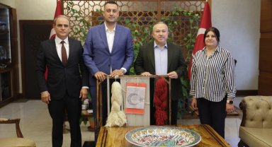 "İlmek İlmek Türkiye"de ilk ilmek Vali Fidan'dan