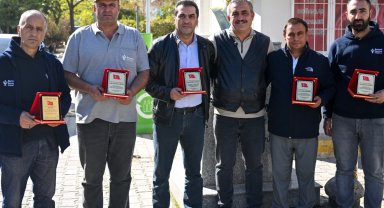 İzmir Doğanlar'da temizlik emekçilerine teşekkür plaketi