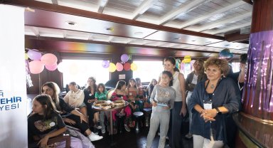 İzmir'de başarılı kadınlar kız çocuklarına ilham oldu