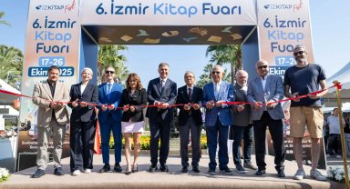 İzmir'de kitap ve edebiyat dolu günler başladı