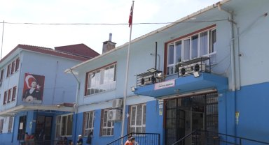 İzmir'in okullarına Büyükşehir eli