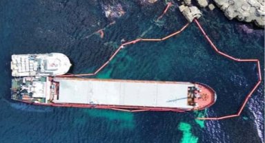 Karadeniz'de nefes kesen operasyon... Karaya oturan gemideki yakıt güvenle tahliye edildi!