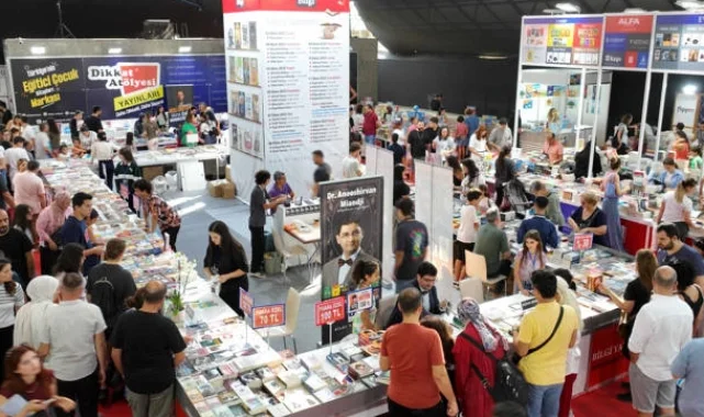 Kitap tutkunları Antalya Kitap Fuarı'nda buluşuyor