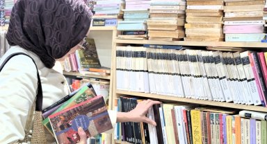 Kocaeli Kitap Fuarı'nda sahaflar geçmişe ışık tuttu