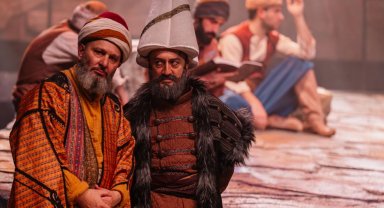 Kocaeli Şehir Tiyatroları, "Sinan" adlı oyunun prömiyerini yaptı