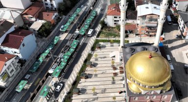 Kocaeli'de İzmit Başaran Camii Meydanı'nı yeniledi