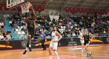 Konya Büyükşehir zirve takibini sürdürüyor