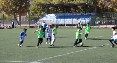Konya Karatay'da ilkokullar arası futbol heyecanı